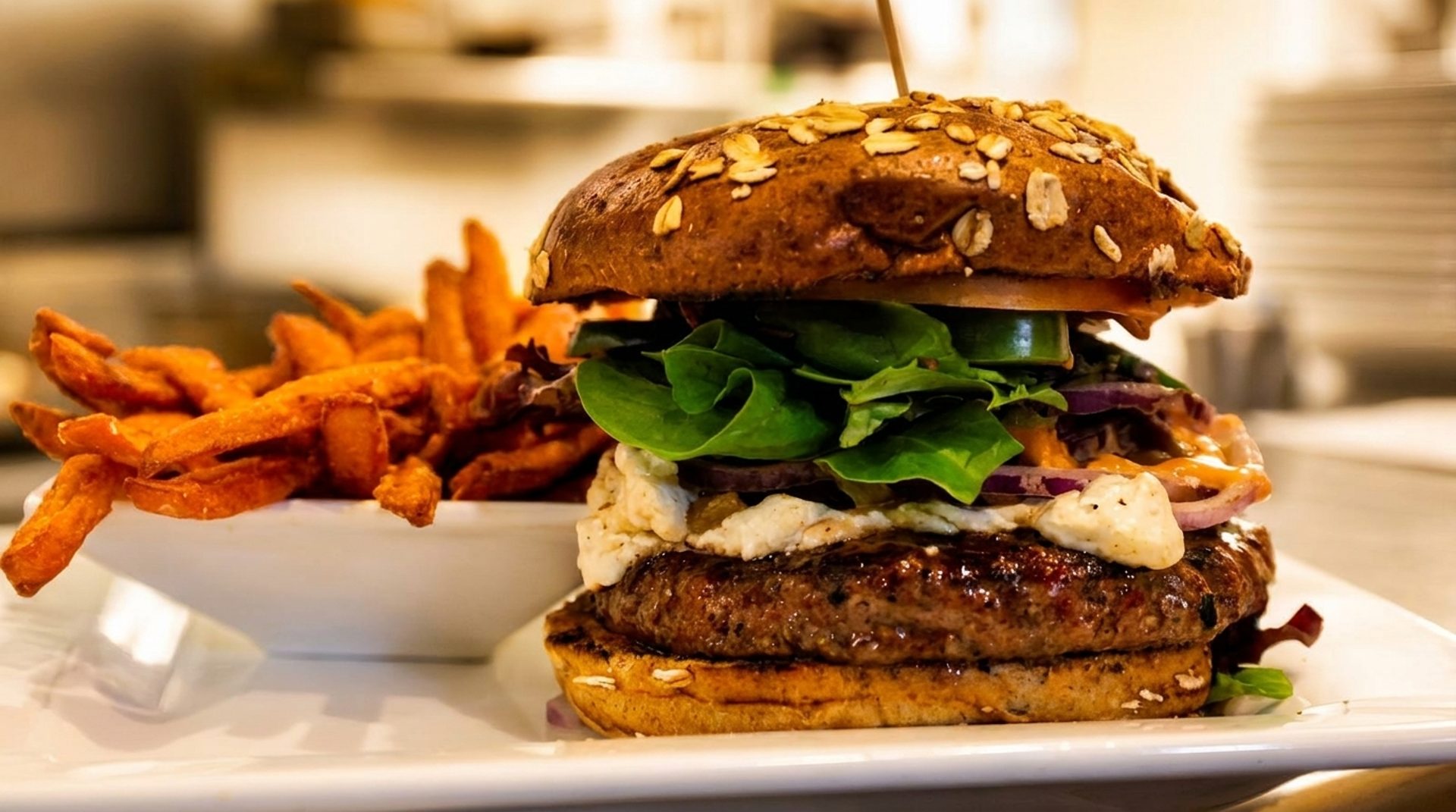 Female Foodie: 10 best burgers in Phoenix